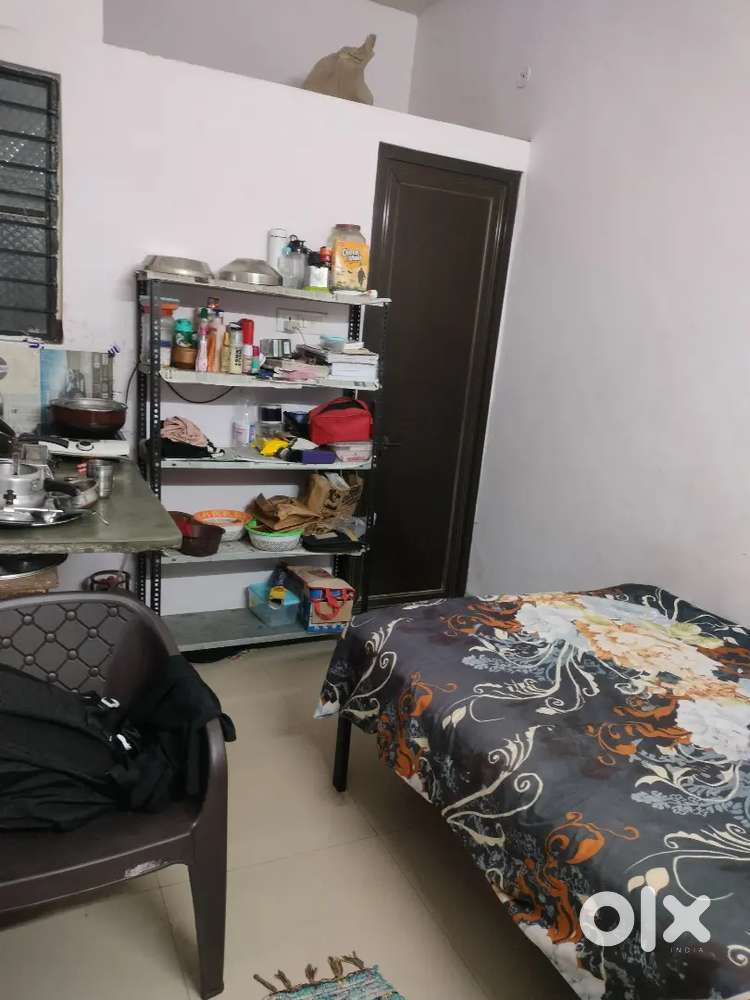 I want a girl roommate for the room . Call me for more details