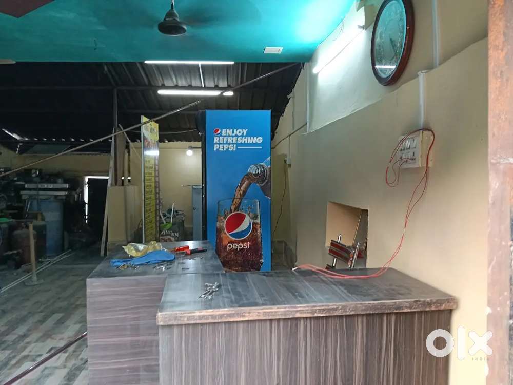 Tandoor and nonveg item banane aana chahiye.