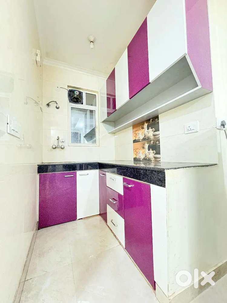 1 bhk semi furnished flat available for rent near saket metro station