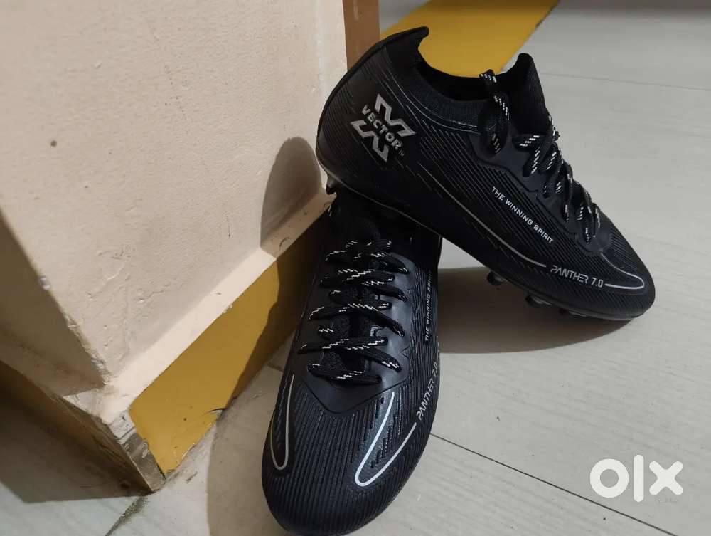 Vector x panther 7.0 football shoes