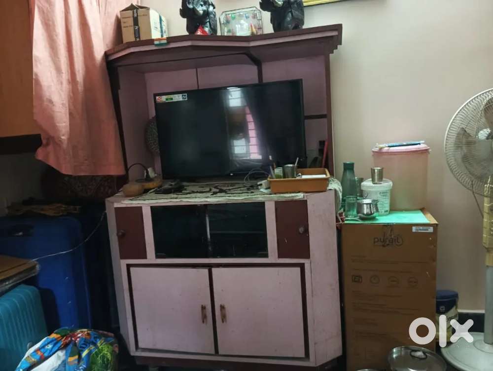 Wardrobe table
