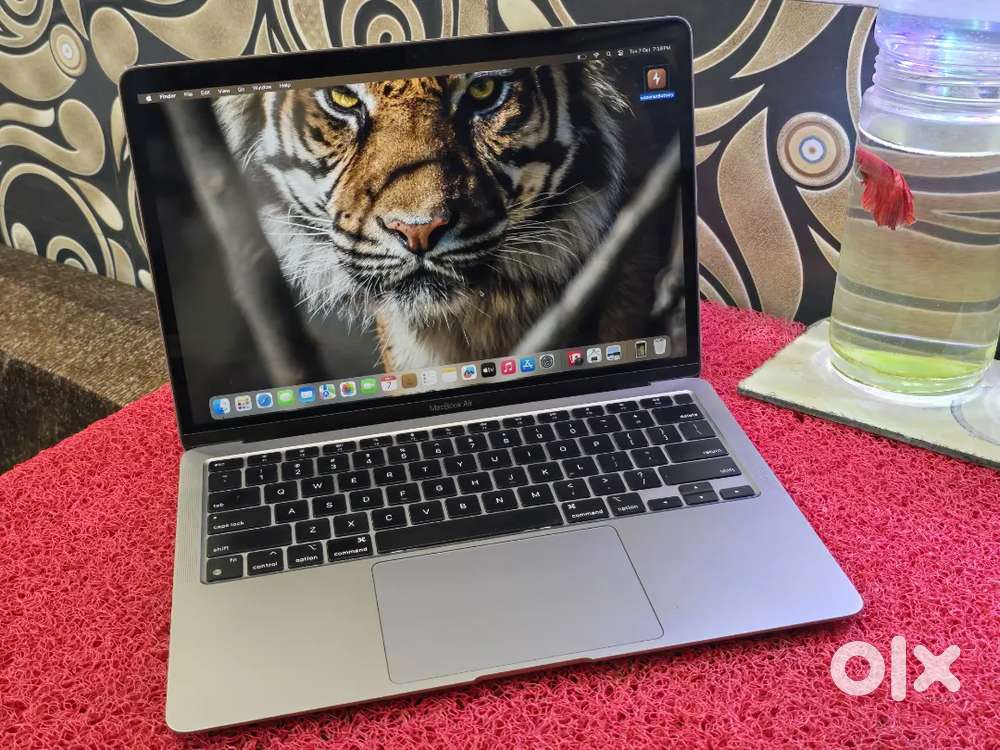 M1 Air 2021  Apple Macbook 8gb 256gb SSD 13inch Retina Touch iD