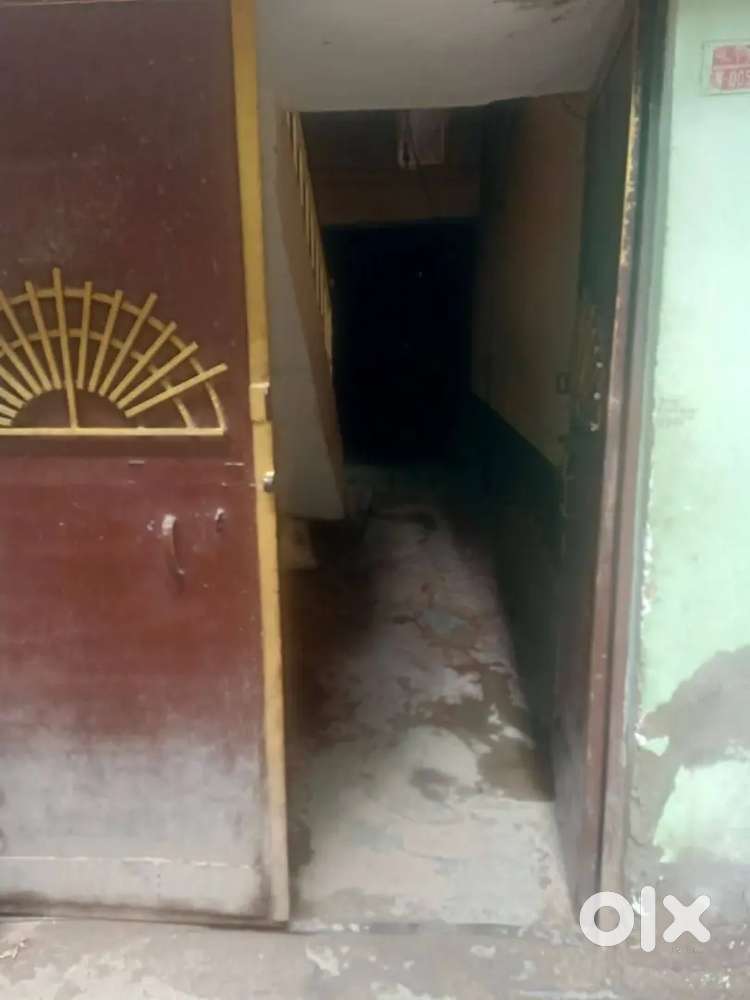 Godown available 1 swarajpuri road near station