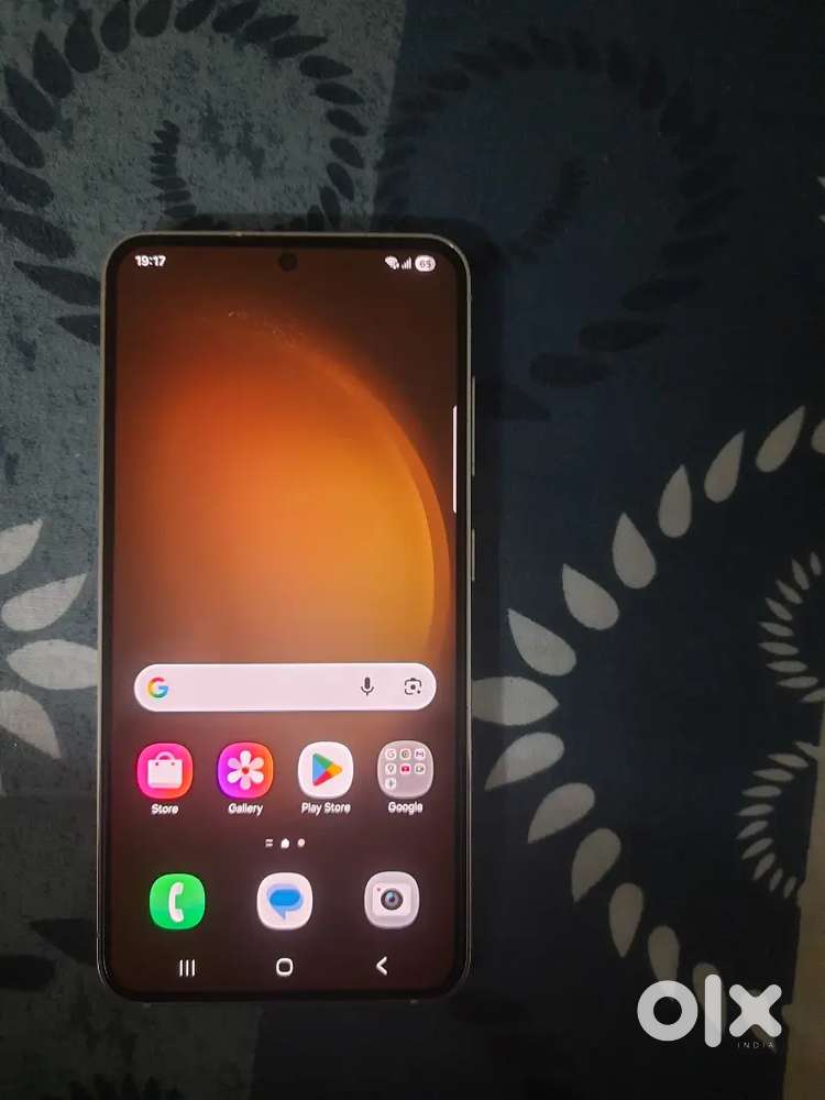 Sumsung s23 8gb 256gb storage with open box condition only 2 year old.