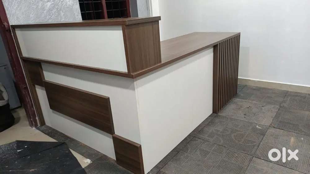 OFFICE FURNITURE & CHAIRS