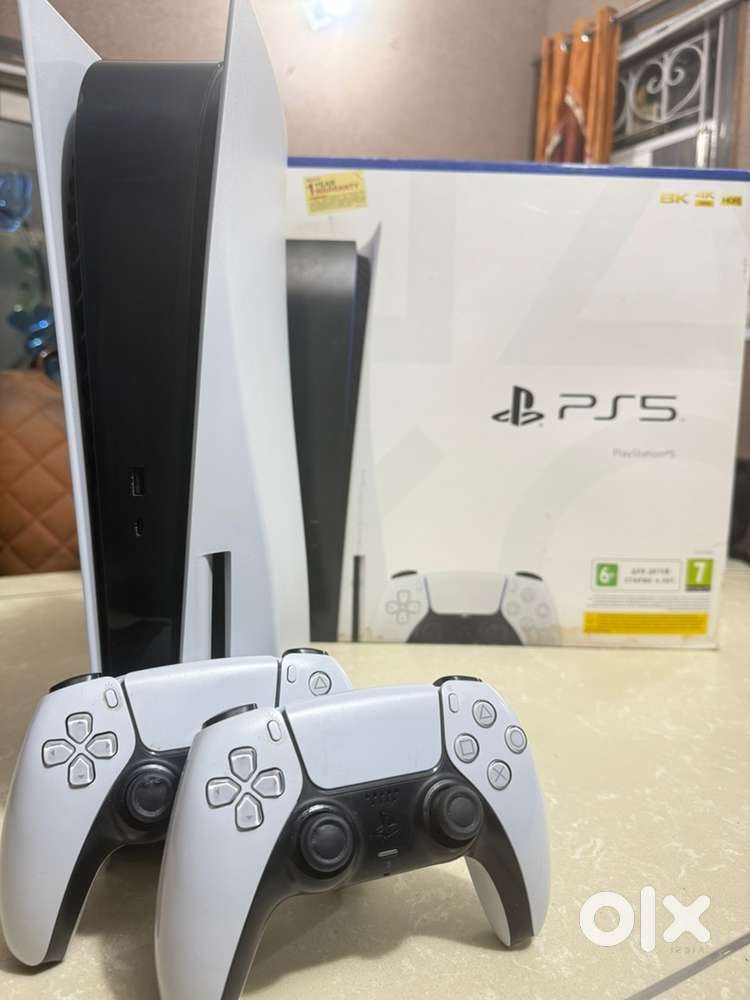 Ps5 (disk version) with 2 controller