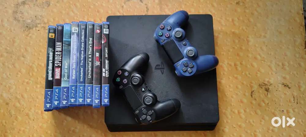 PlayStation 4 (PS4) SLIM