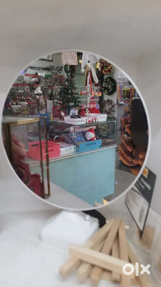 Part time sales girl needed