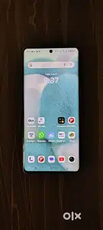 Vivo v 27 pro 8+128 gb in superb condition at very affordable price