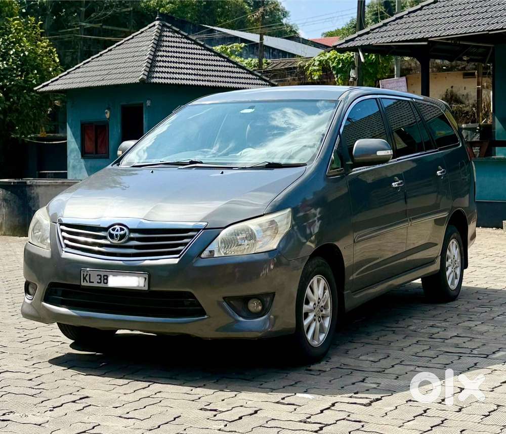 Toyota Innova 2.5 V 7 STR, 2012, Diesel