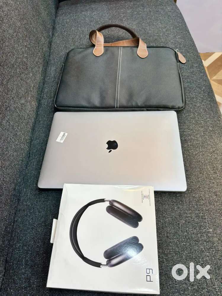 Apple mackbook pro A1990 core i7 laptop 4 gb graphics laptop buy now .