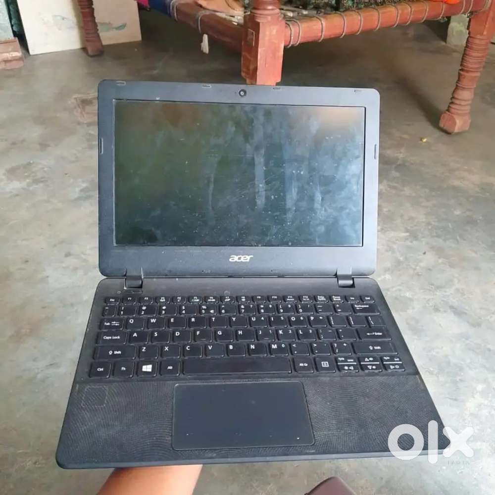 Acer 4 gb  260 gb 12 inch display