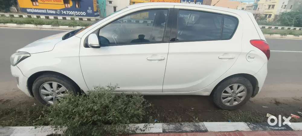 Hyundai i20 sportz diesel 2013