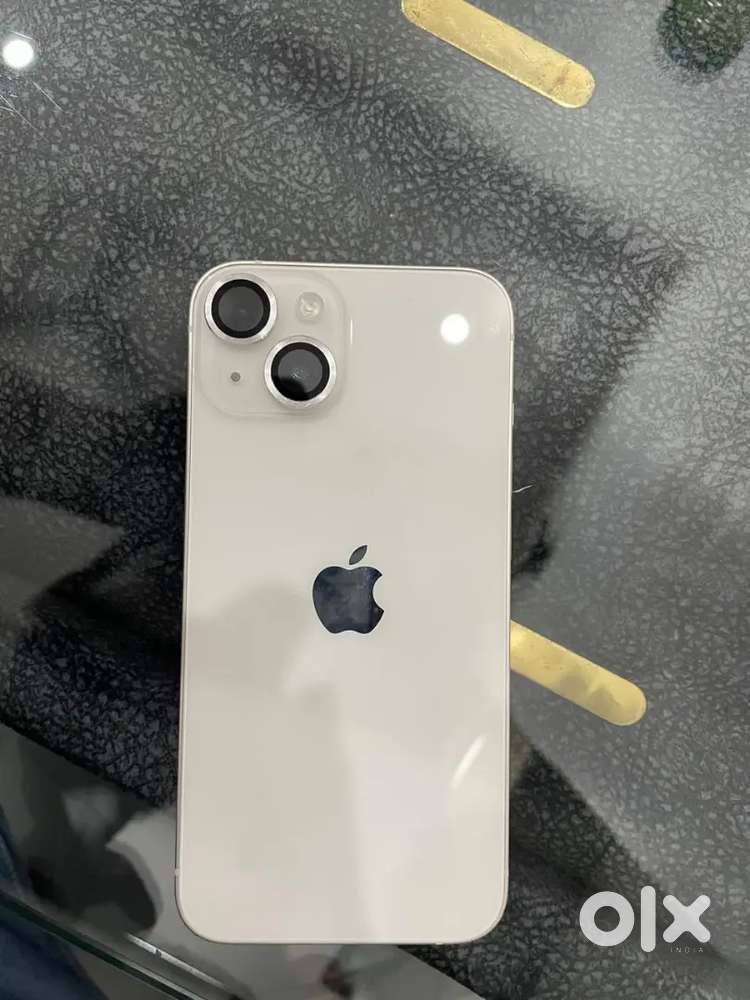 iPhone 14 white color