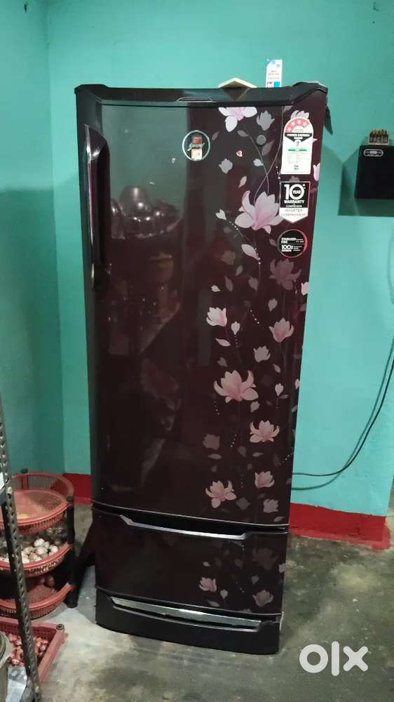 GODREJ   double door fridge 255 liter stabilizer free opretion