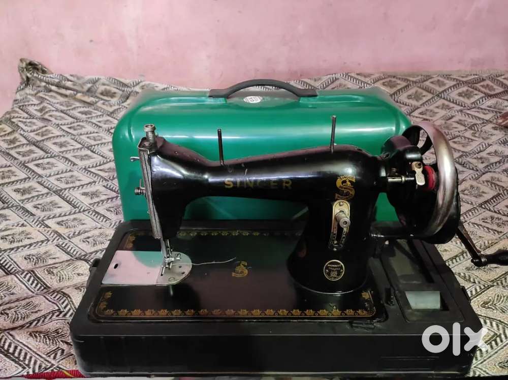 Singer sily machine good condition with cover