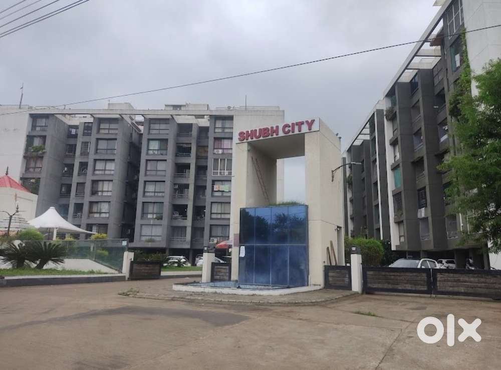 Urgent flatmate required