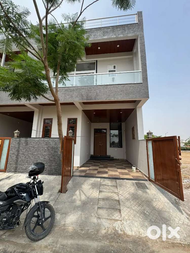 Luxury VILLAS in Gated township