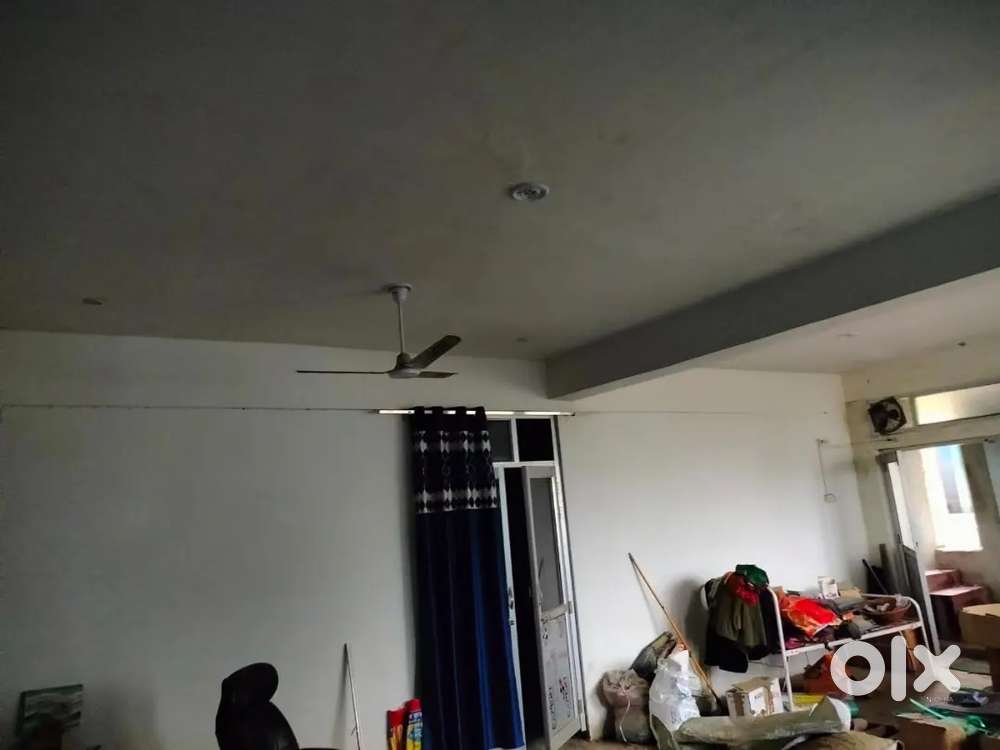 A hall area of 1500 sq.ft. for rent