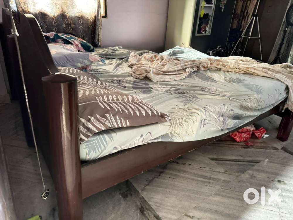 Bed,cot,ac,refrigarator,tvdeewan