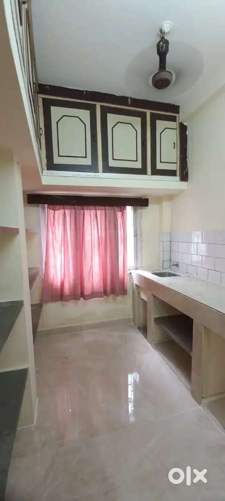 1 BHK flat for rent in New Palasia