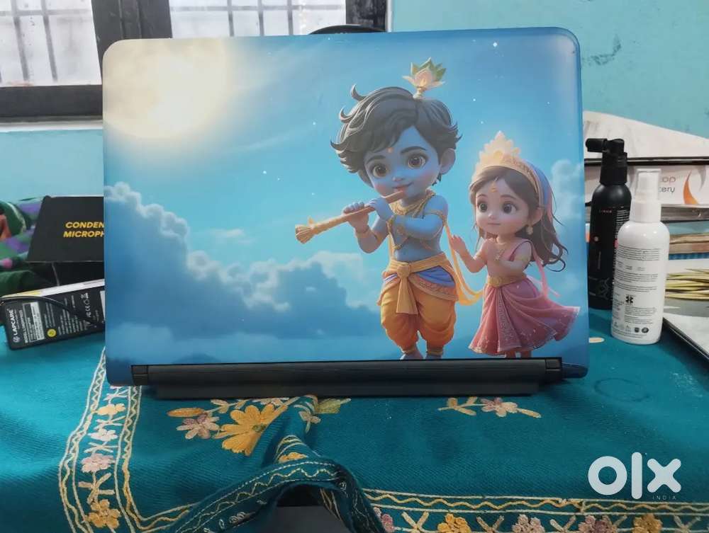 Dell touch screen laptop in good working condition 
Rate - 20k