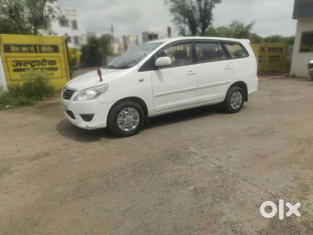 Toyota Innova 2.5 G (Diesel) 8 Seater, 2015, Diesel