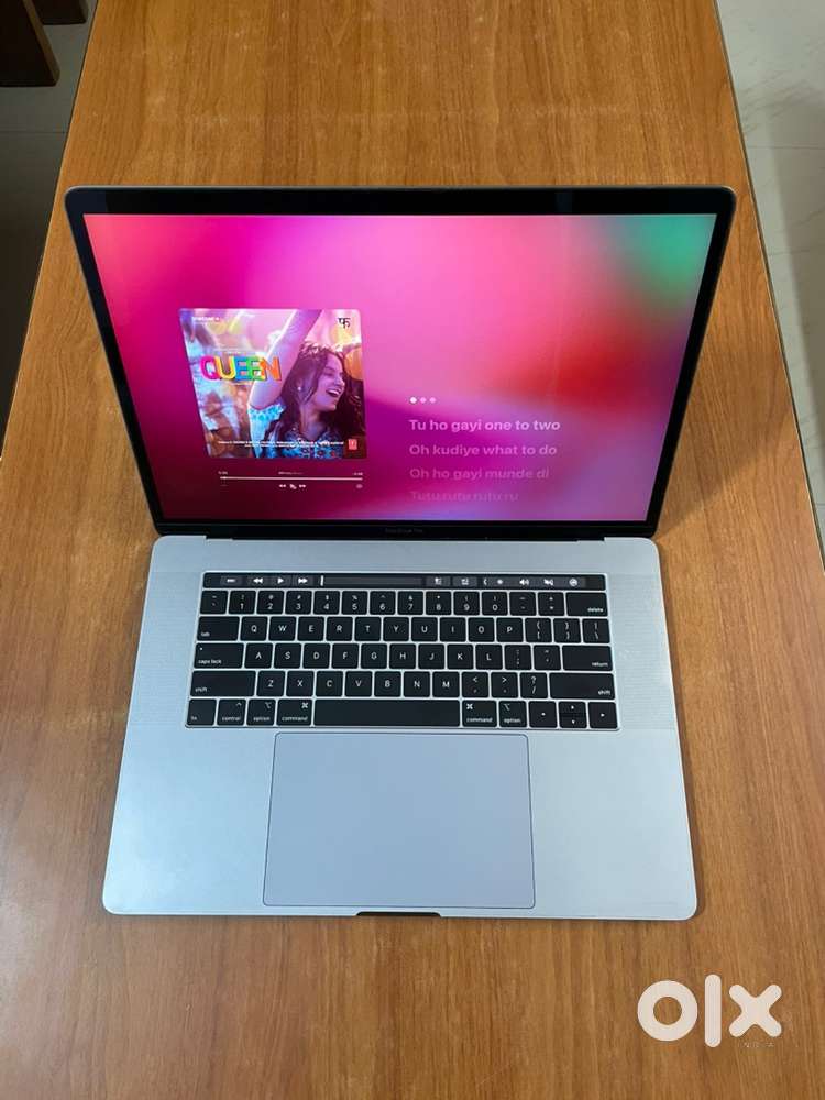 Apple MacBook Pro 15-inch ( 2018, TouchBar)