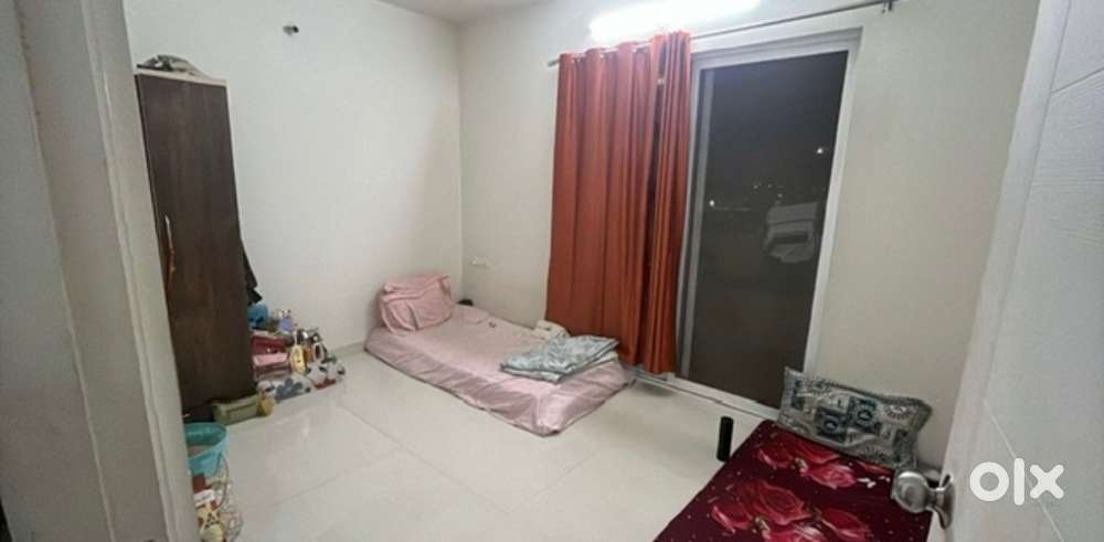 Looking for 1 working female