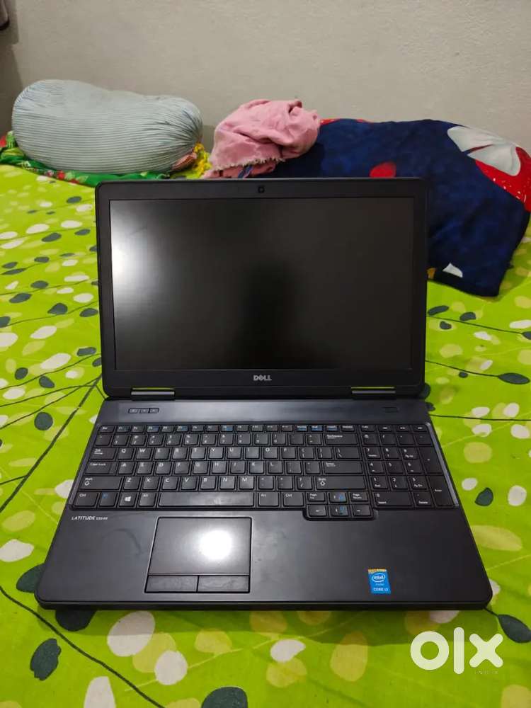 Sell latitude e5540 bas display change hoga baki sab sahi h