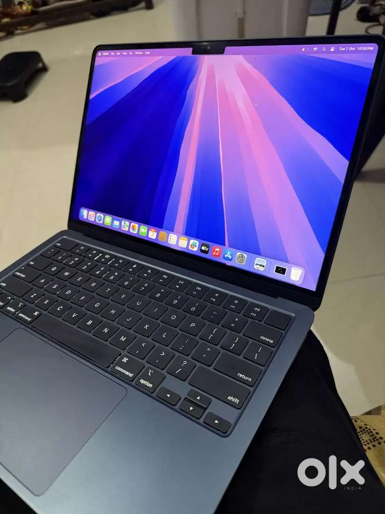 MacBook Air M2 – AppleCare+ & Warranty Active  Like New Condition