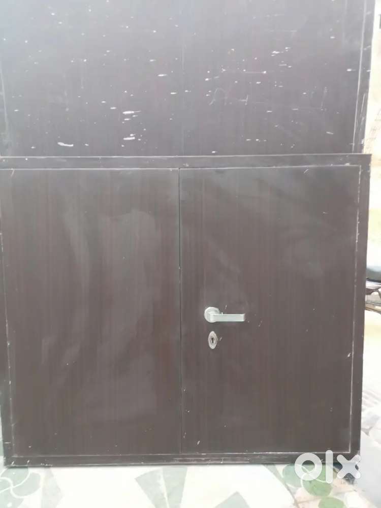 2 Iron wardrobe almari gate new condition 6*4 or 4*3