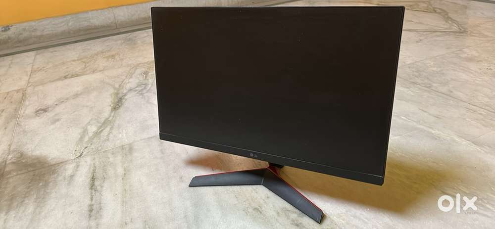 Lg Ultragear 24 inch 144hz gaming monitor with amd free sycn