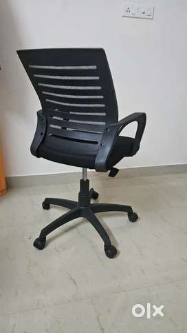 One month old Office chair with 2 year warranty