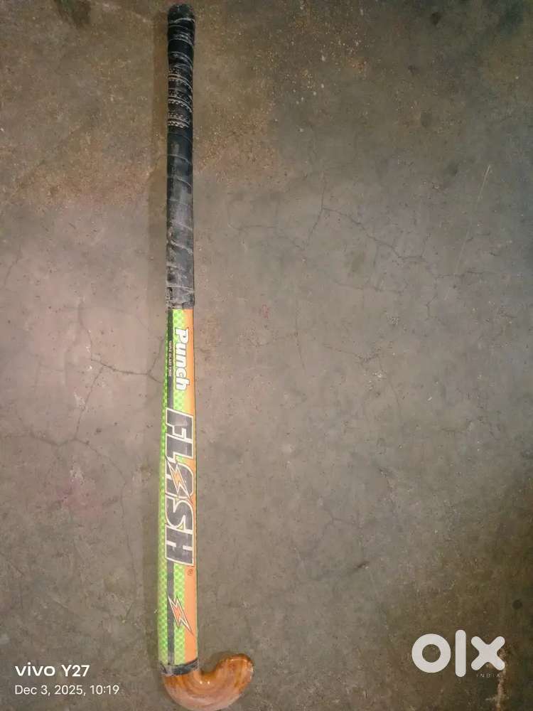 Hockey bahut acchi hai catch khelne ka function bahut mast Hai