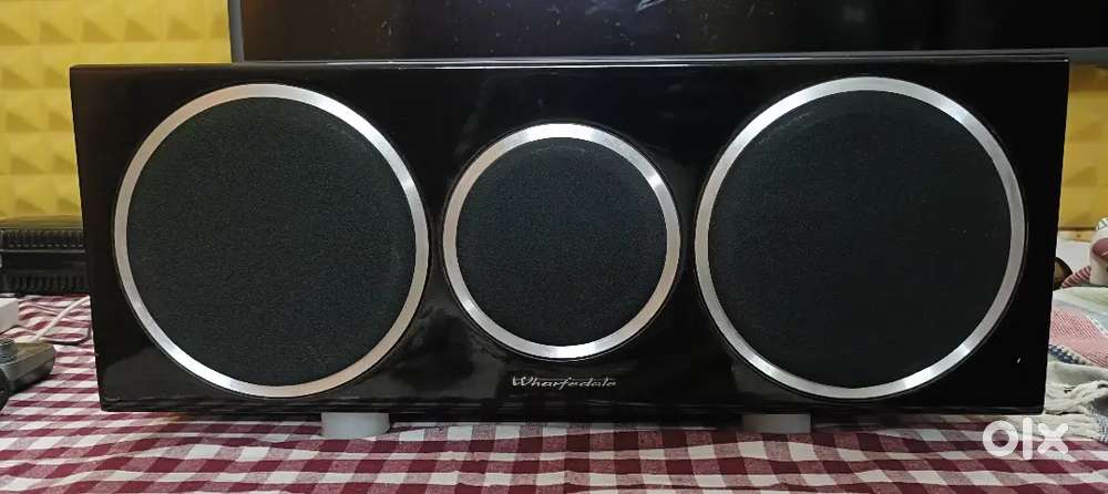 Wharfedale c220 center speaker.8ohms 150w.very neat good condition