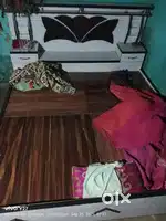 Diwan palang arjant bechna hai