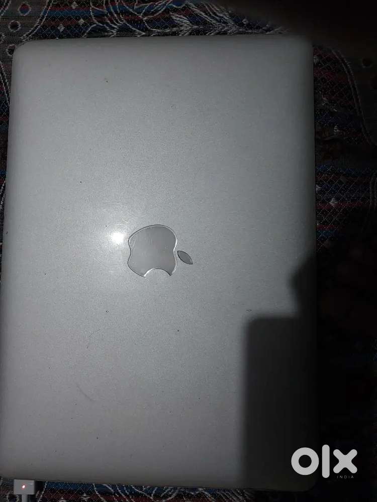 Macbook Ari 2017 modal