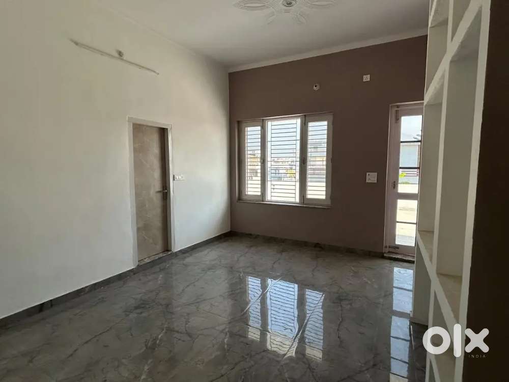 Double and single room available