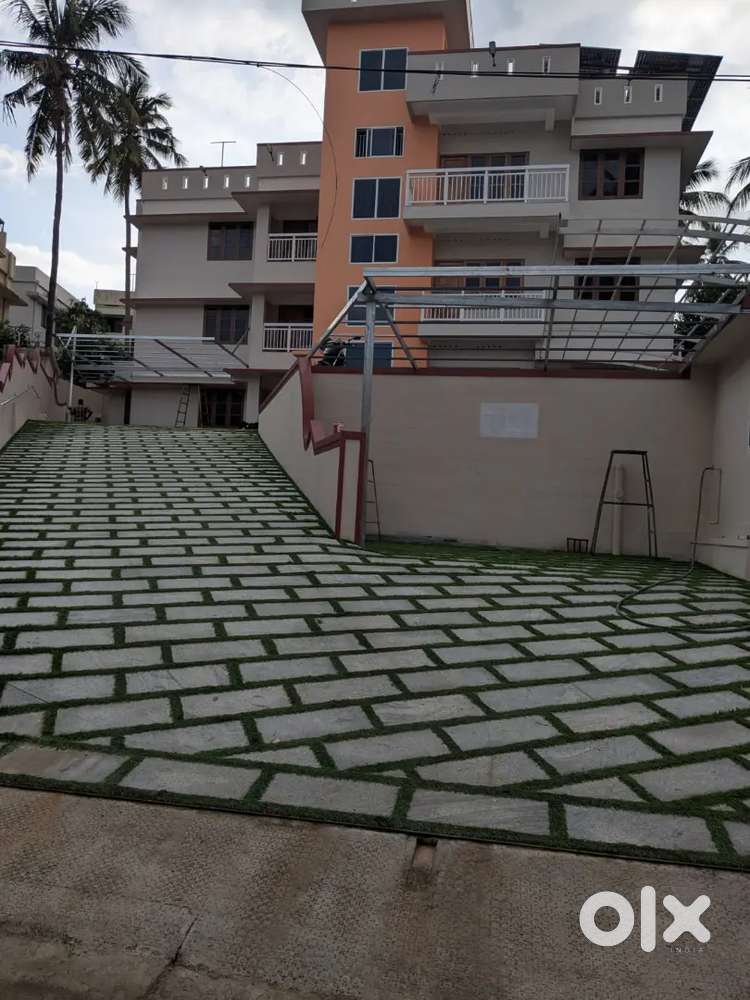2 houses are available in an apartment. Place: Thamalam