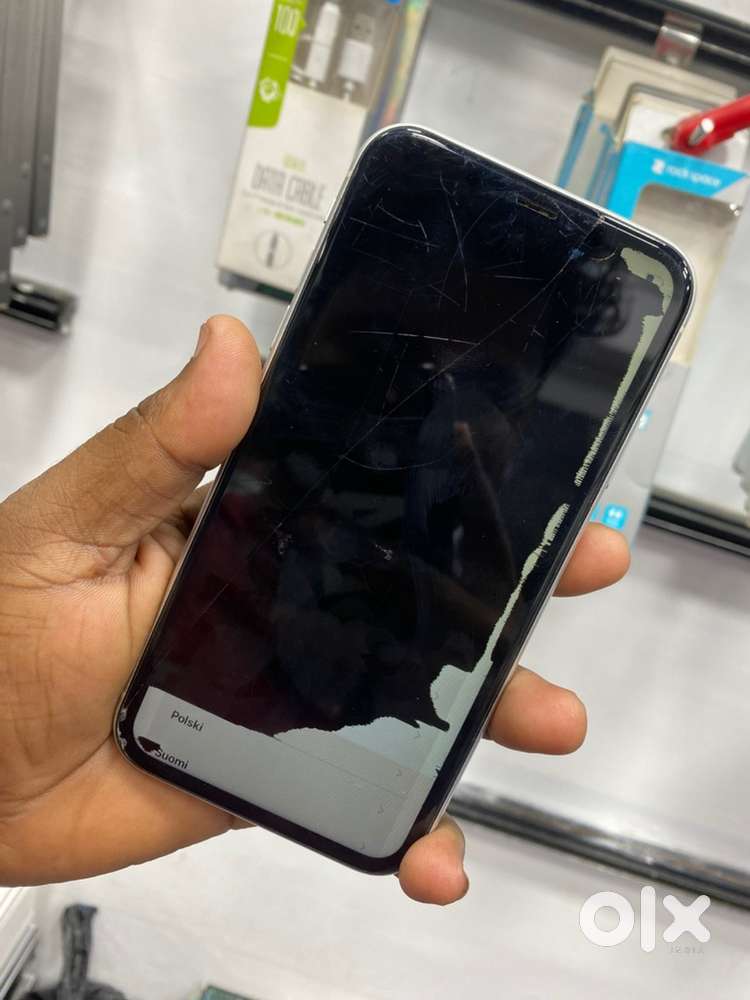 Apple iphone XR 128GB Display and backdoor broken
