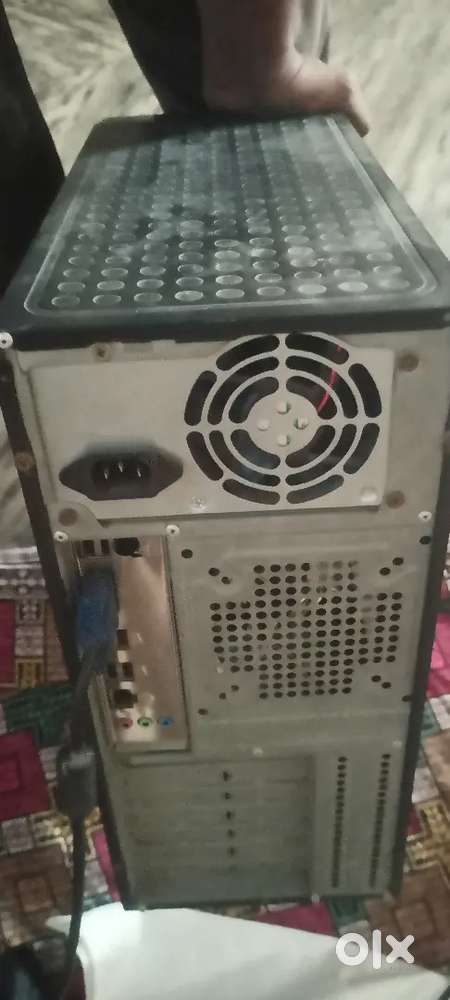 Acer Desk top(screen dash single) and cpu 4g ram 250 gb hard disk