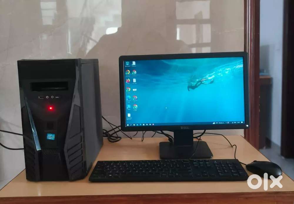 PC i3 with 19inch screen 240 SSD Ram 8GB