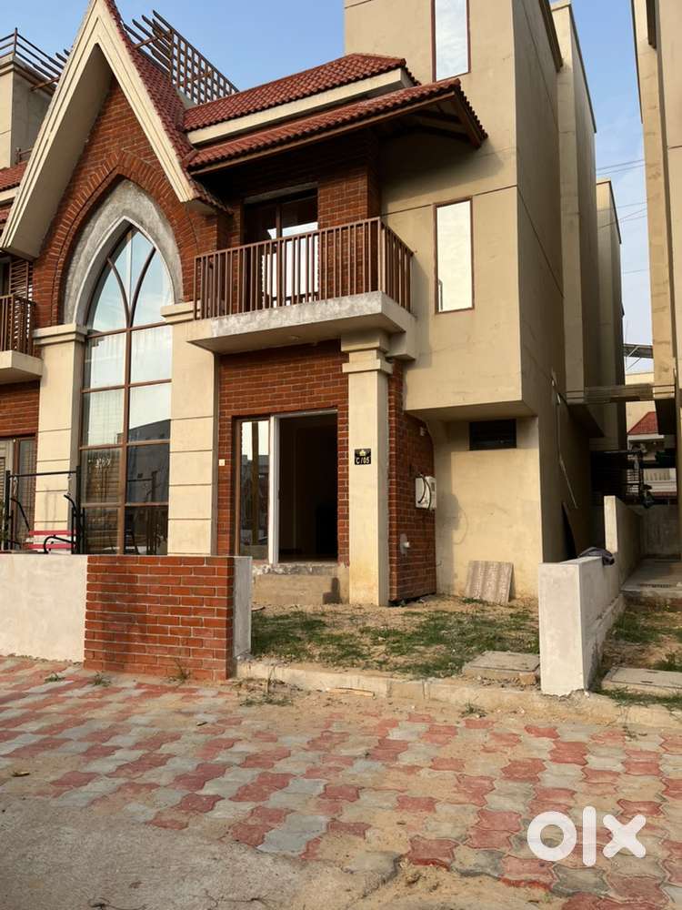 1033 sq.ft 4BHK Villa  Road Facing  Ready to Move  Vadodara