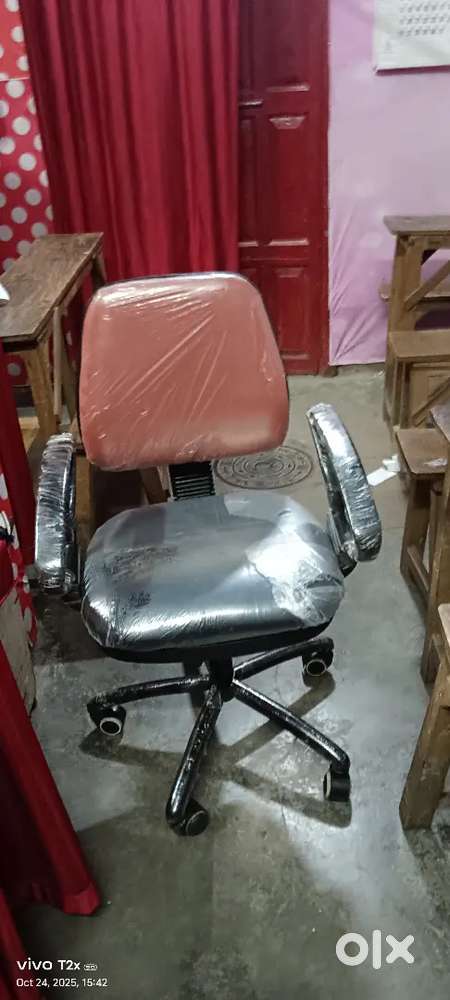 Office chair revolving and adjustable height in new conditions