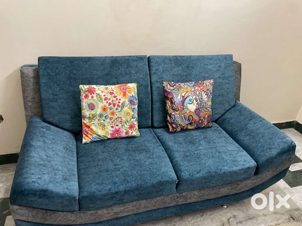 7 seater sofa with centre table, pristine condition, bought 3 years ag