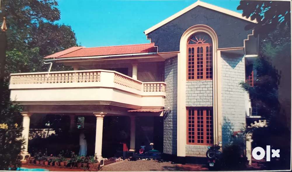 3300 Sq.ft House For sale in Parakkad, Arimbur.