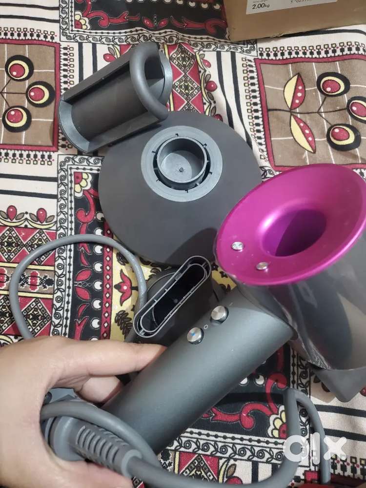 Hair dryer (dyson)
