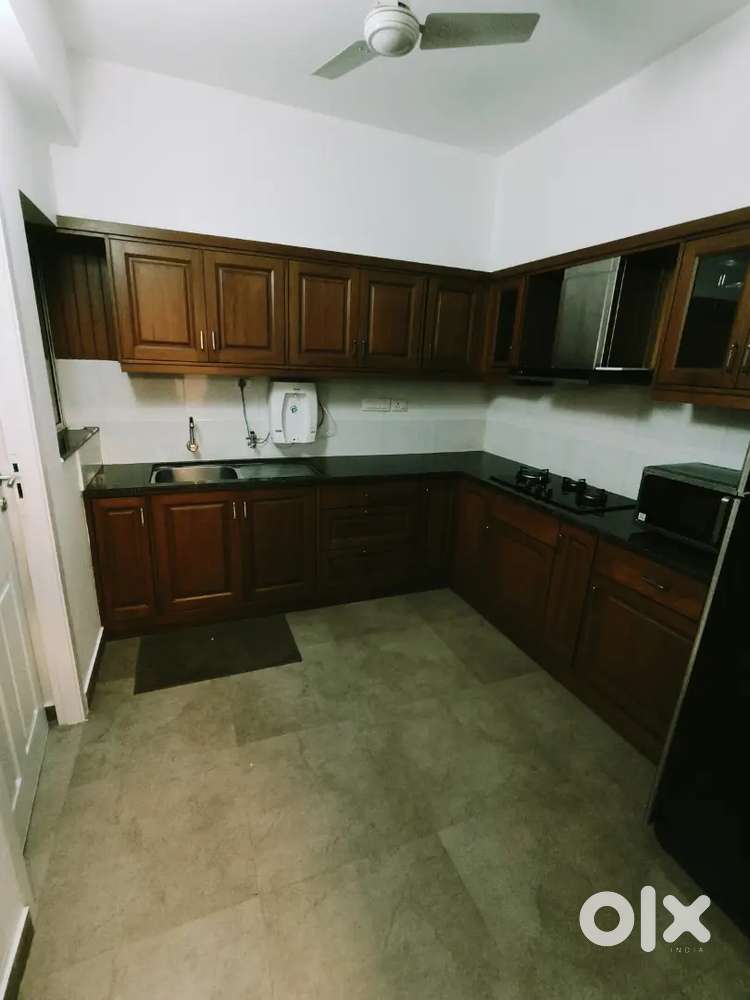 Un furnished 3  Bhk flat  for rent tripunithura town