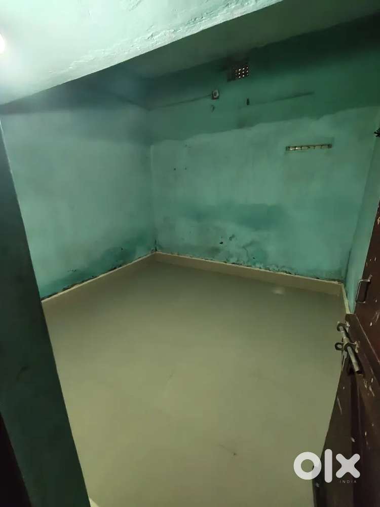 Urgently Need One Male Rooment ( 3000rs)